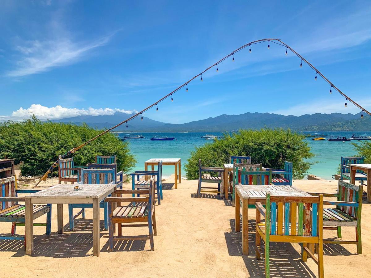 Tir Na Nog Beachfront Resort Gili Trawangan Exterior photo